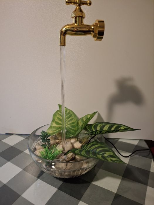 Fontanna złoty kran