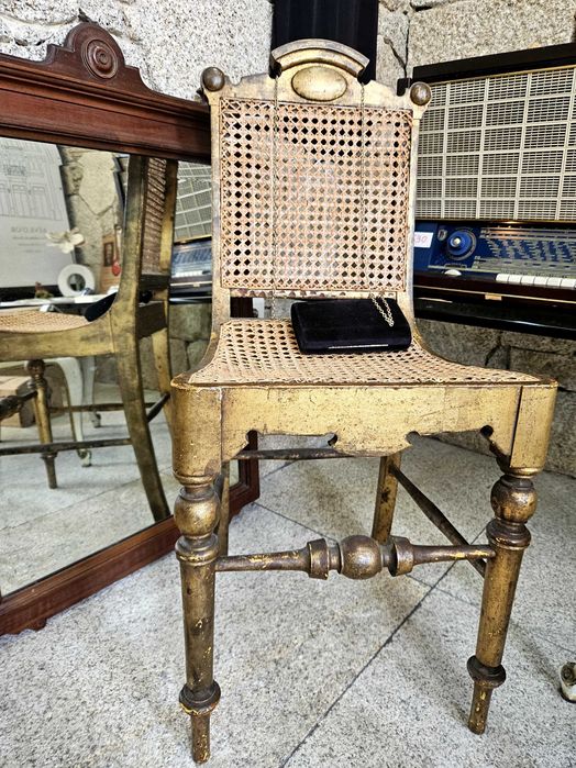 Cadeira vintage  em bom estado