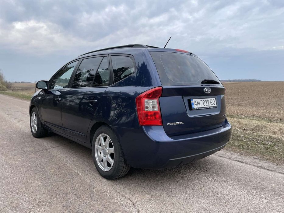 Продам Kia Carens