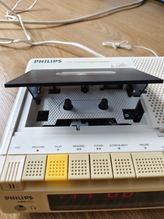 Philips D3700 радіоприймач, програвач на касети, годинник