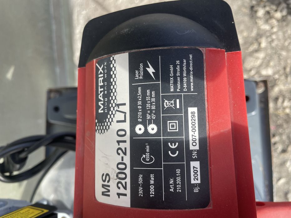 Торцювальна пила Matrix MS1200-210L/1