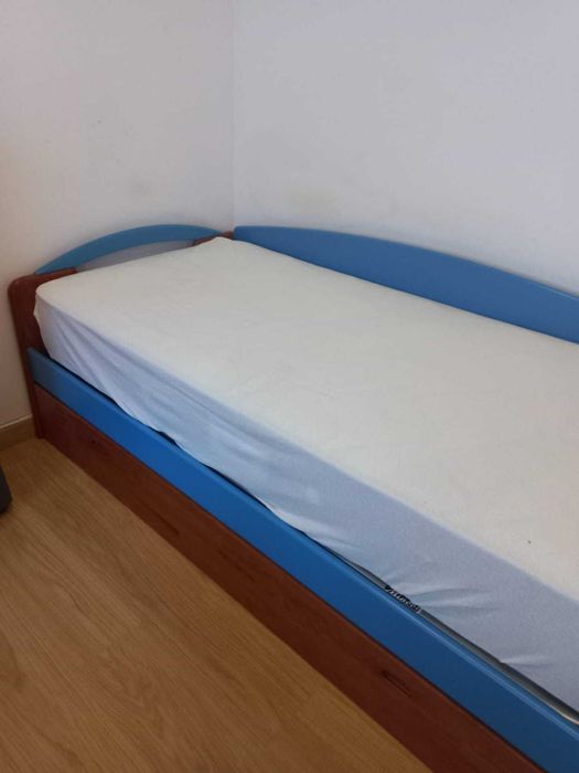 Cama solteiro bom estado