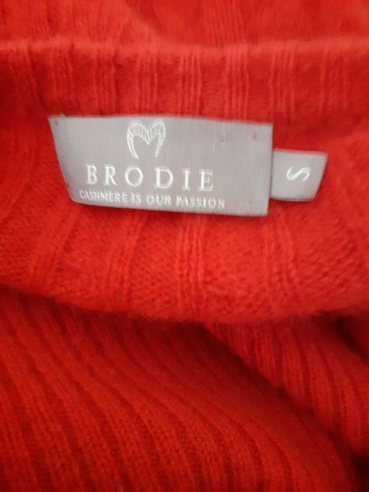 Piękny sweter brodie 100% kaszmr warkocz