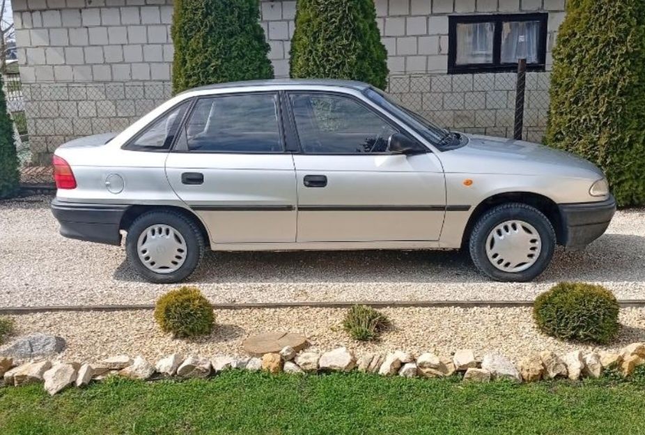 Sprzedam Opla Astrę