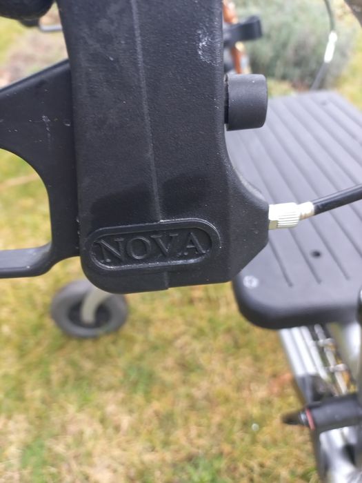 Sprzedam Chodzik rehabilitacyny balkonik

Koła