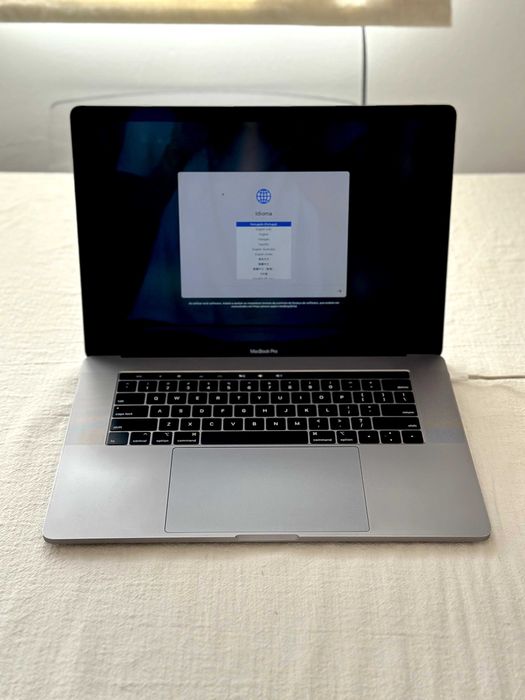 MacBook Pro 15" Retina (2018) – Intel i7 6-Core | 16GB RAM | 512GB SSD