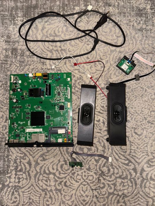 Sprzedam części zamienne do telewizora Thomson