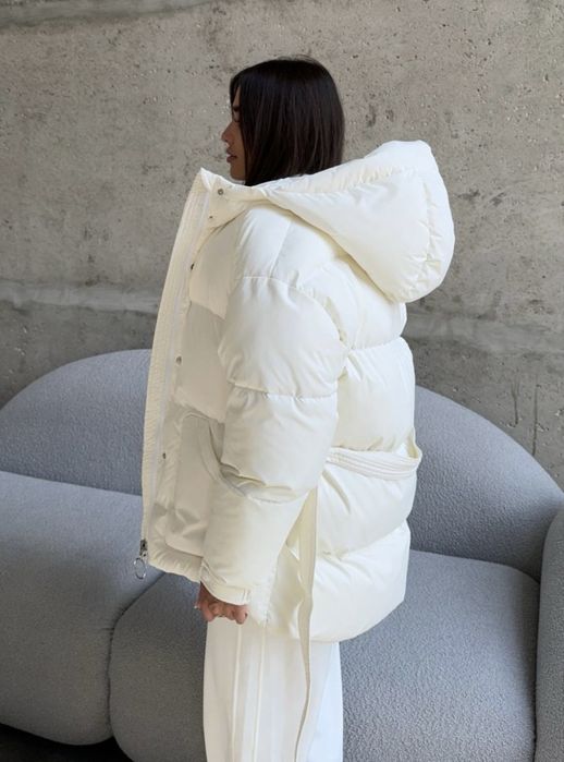 Пуховик жіночий////