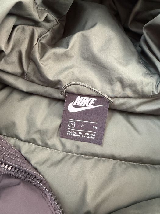 Пальто NIKE.