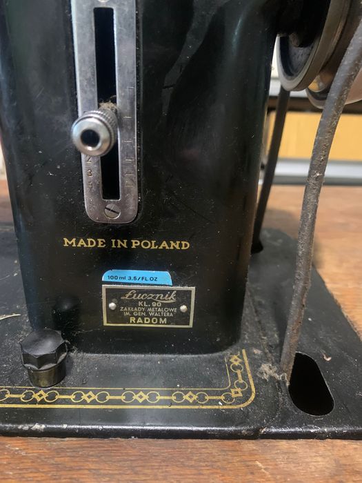 Швейна машинка старовинна