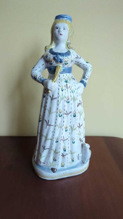Garrafa em faiança / Decanter formato Mulher meados séc XX