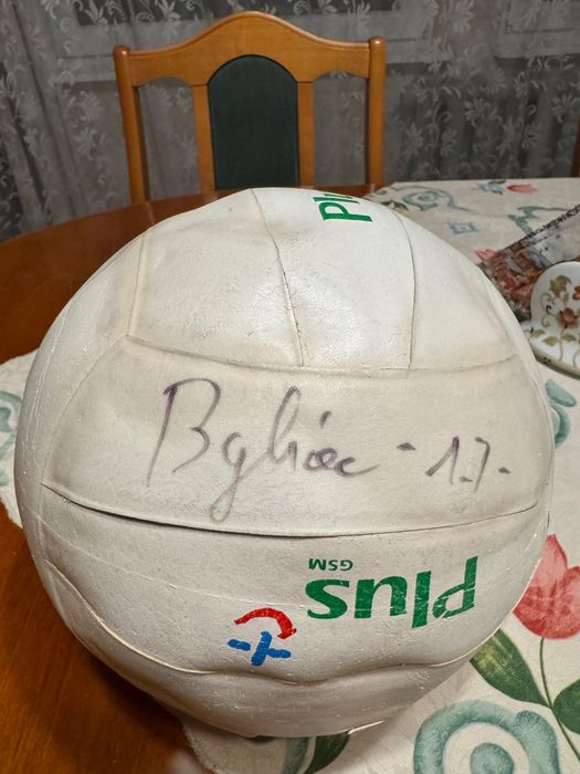 Piłka siatkarska z autografami