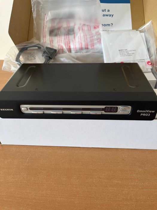 KVM-перемикач Belkin OmniView PRO3 4-Port KVM Switch