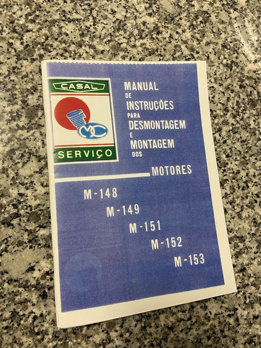 Casal Livro de Motores