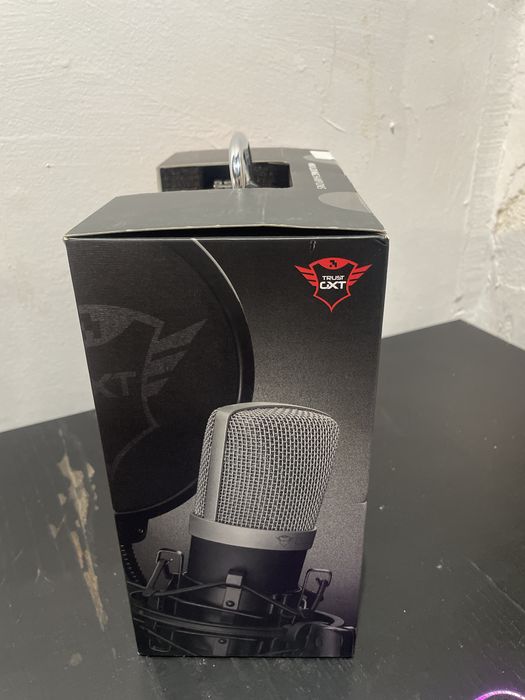 Professional Streaming Microphone by Trust, Brand New64283889767554121