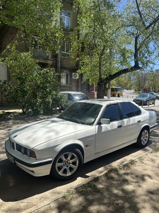 Продам бмв е 34 1993 года 2.5