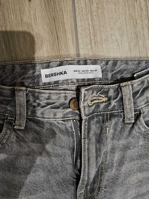 Джинси Bershka розмір 32