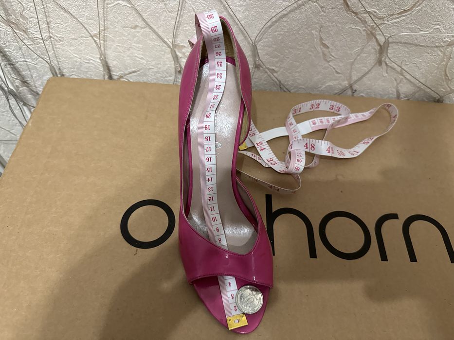 Продам жіночі рожеві туфлі