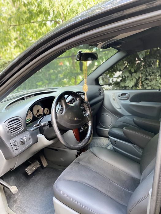 Крайслер Вояджер