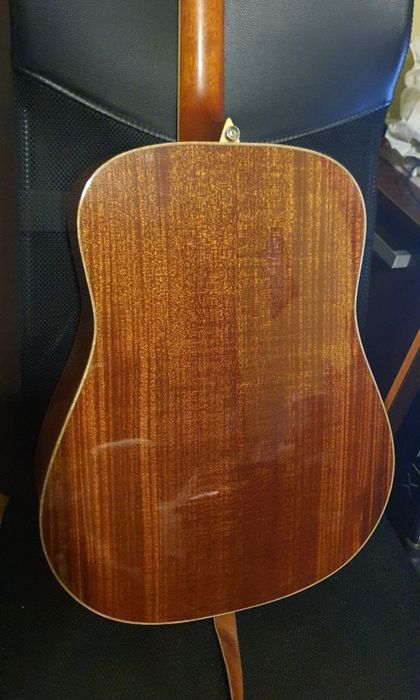 Larrivee D-50Е Traditional (не Martin, Taylor, Gibson, Guild, PRS)