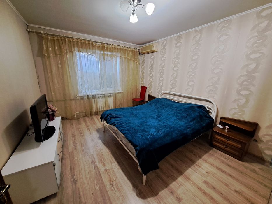 Аренда 2 ком.кв. на Лазурном ул.Быкова 9