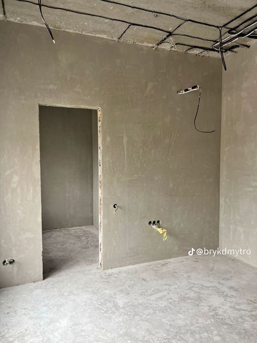 Штукатурка стін. Цементна/бетонна штукатурка стін