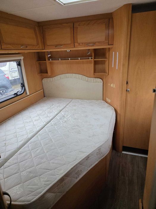 Caravana inglesa Lexon duplo rodado