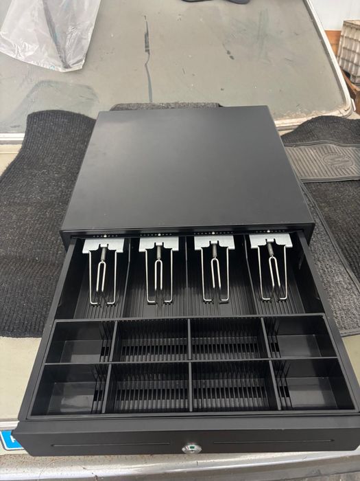 Caixa registadora e monitor cliente NOVOS
