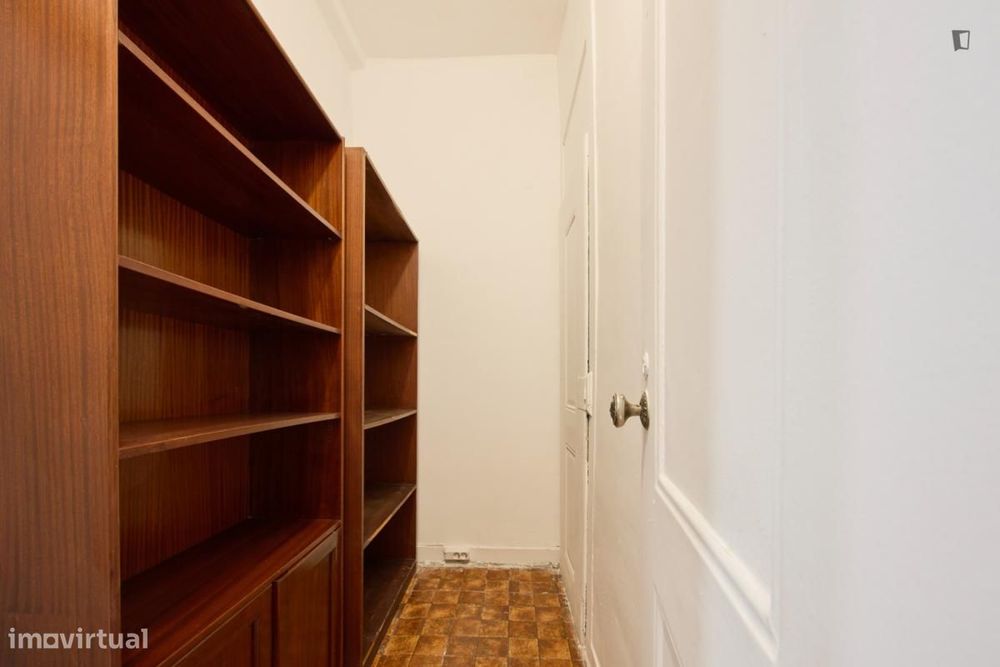 Quarto - localizado em São Bento Lisbon