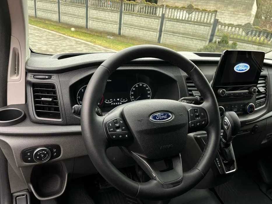 Wynajem busów 8-osobowych i 9-osobowych - FORD Transit Custom