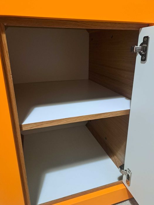 Meble dziecięce - biurko, komoda