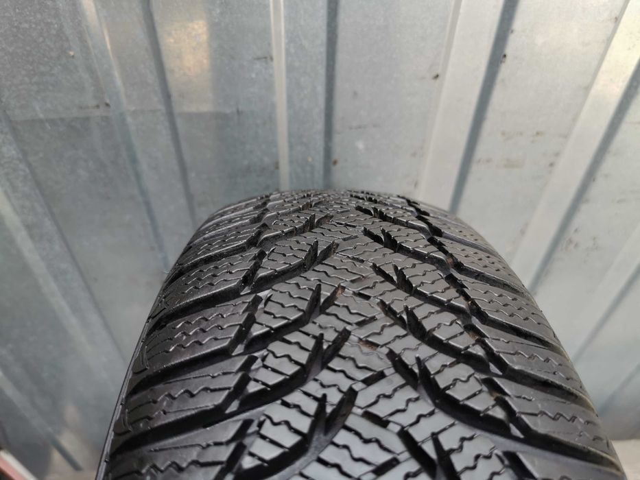 140) Opona - 175/65/14 - Kumho - 8.5mm - 1x2021 - Zimowa