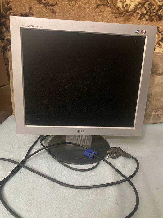 Монітор LG до компьютера діагональ 44 см