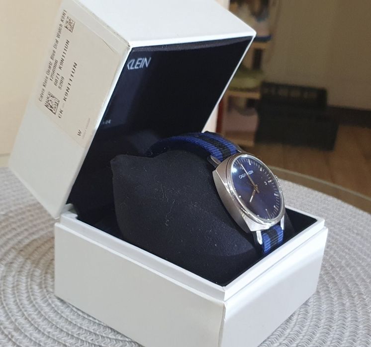 Часи Calvin Klein