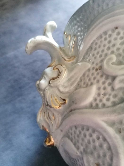 Vaso com asas, da marca Alcobaça.