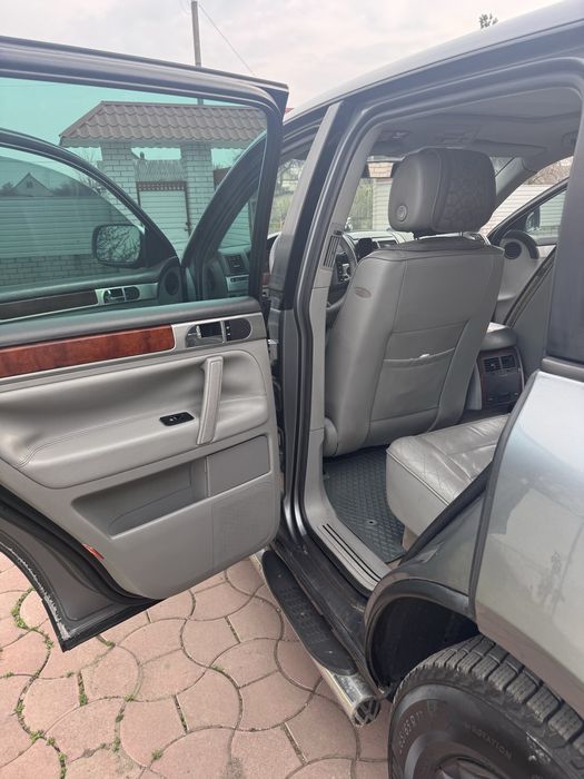 Volkswagen Touareg 2003 року