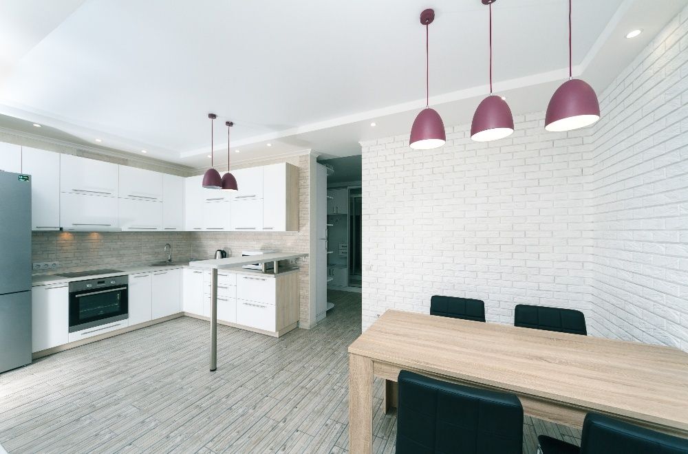 Подобова оренда видової двокімнатної, сповненої затишку і тепла.