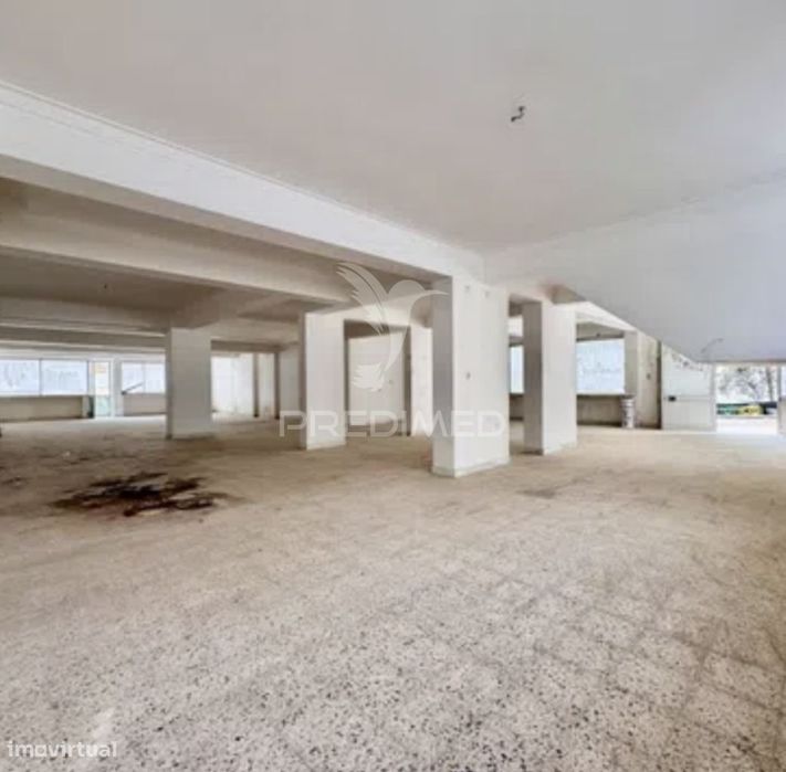 Loja/Armazém para Comércio em Agualva-Cacém — Cacém E São Marcos, Lisboa