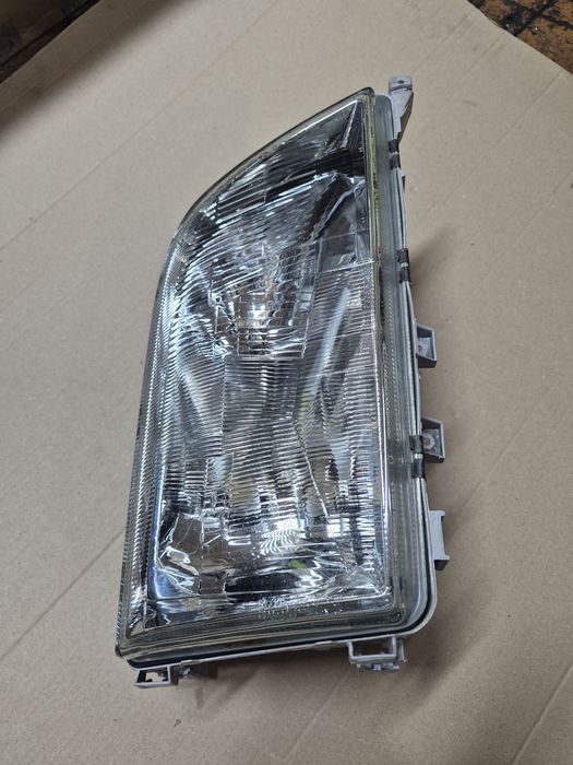 Фара галоген  mercedes w140