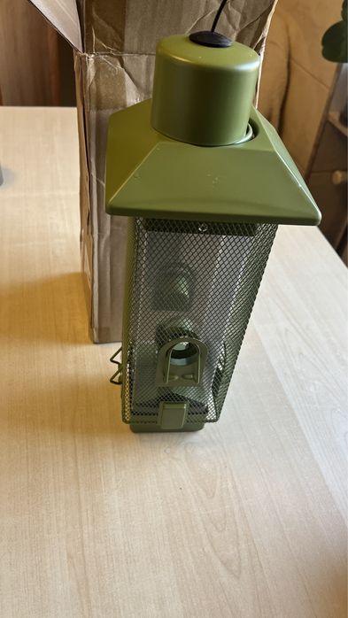Karmnik dla ptaków zielony