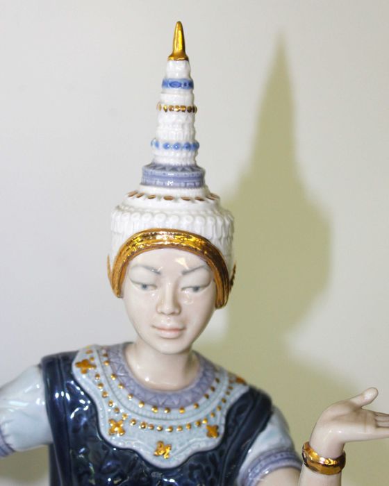 Porcelana - Bailarina Tailandesa