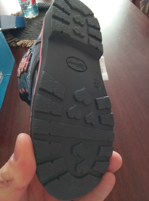 Sprzedam nowe buty dla dziewczynki CCC Disney