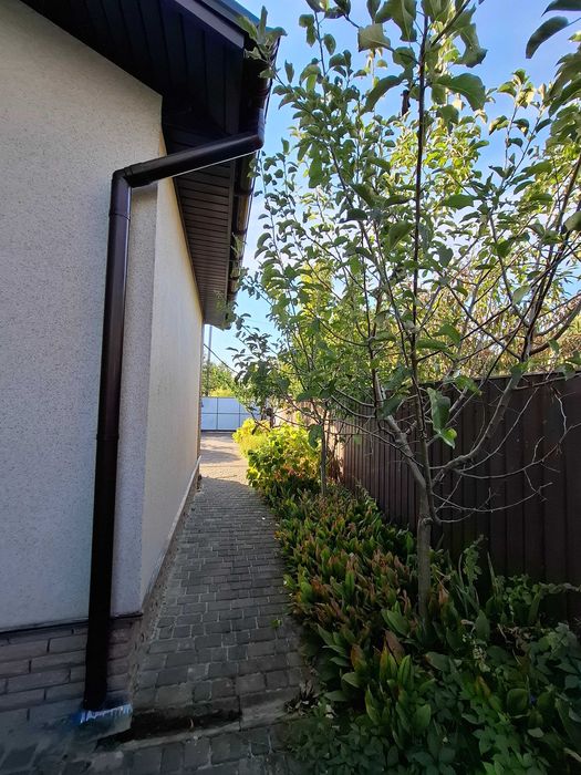 Продам новенький та затишний будинок