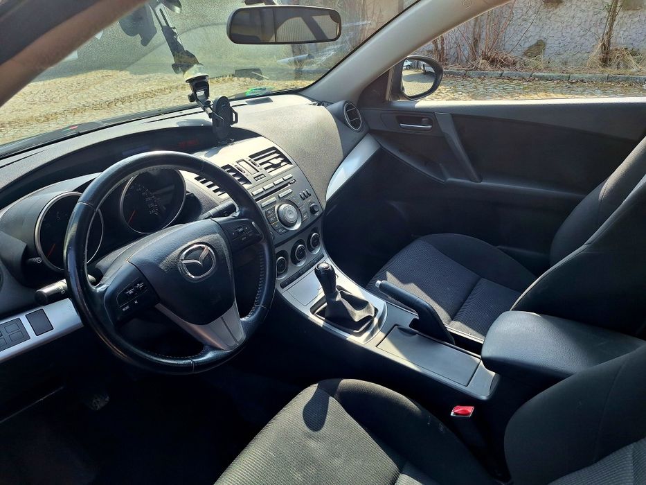 Mazda 3 Hatchback 1.6 Benzyna 105 KM  2011   148 800km