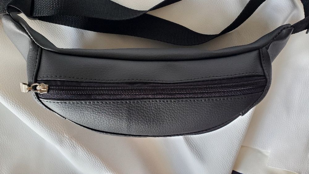 Продам плечевую сумку "Бананку"