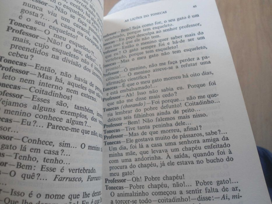 As Lições do Tonecas por José de Oliveira Cosme