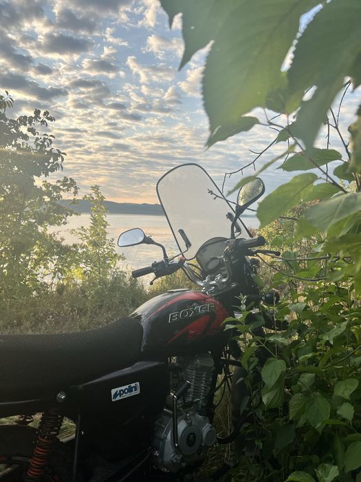 Мотоцикл Bajaj Boxer 125