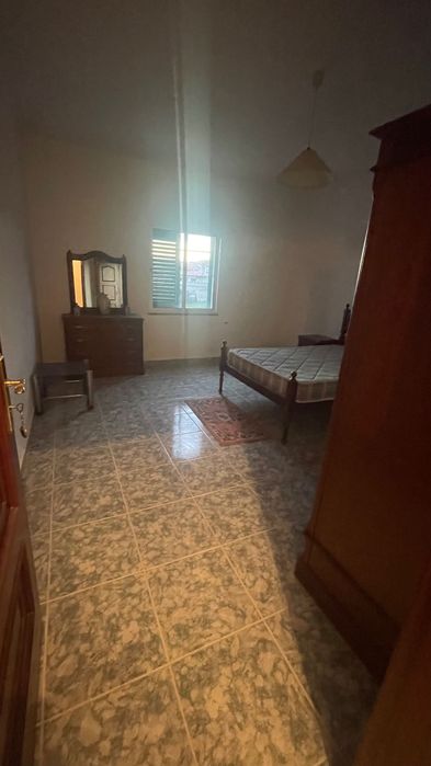 Vende-se casa em sambade alfândega da fé