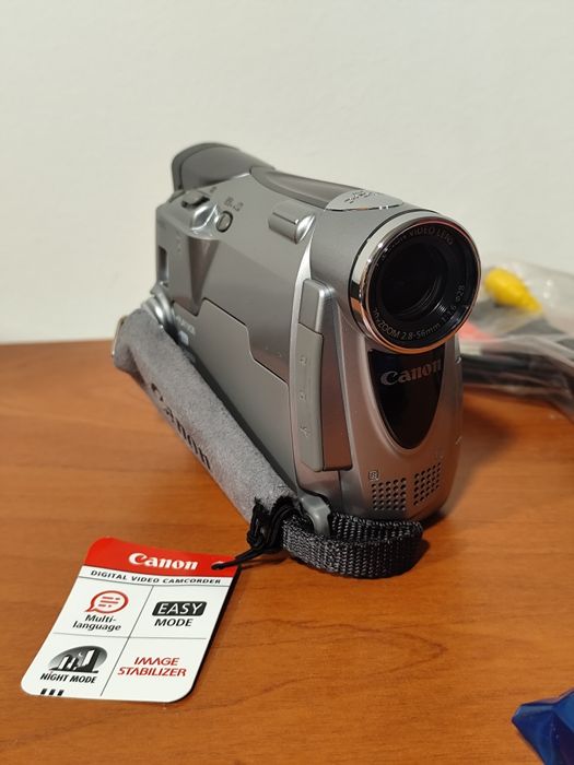 Câmara filmar Canon MV830