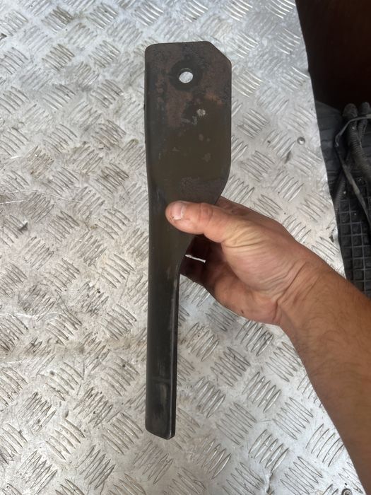 Крепеж переднего моста Паджеро спорт 06 год mitsubishi pajero sport